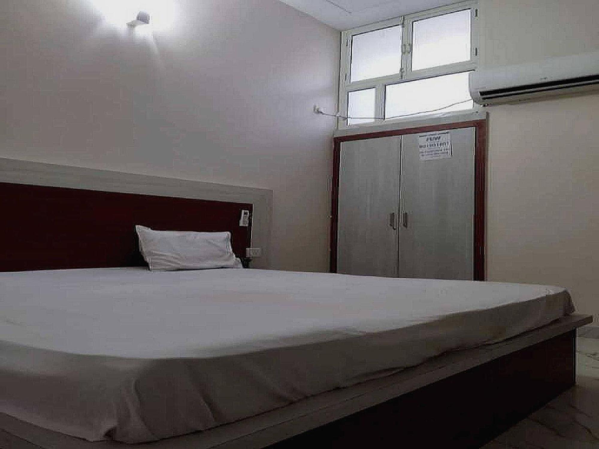 Hotel O G Hotel Happy Home Alīgarh Exteriör bild